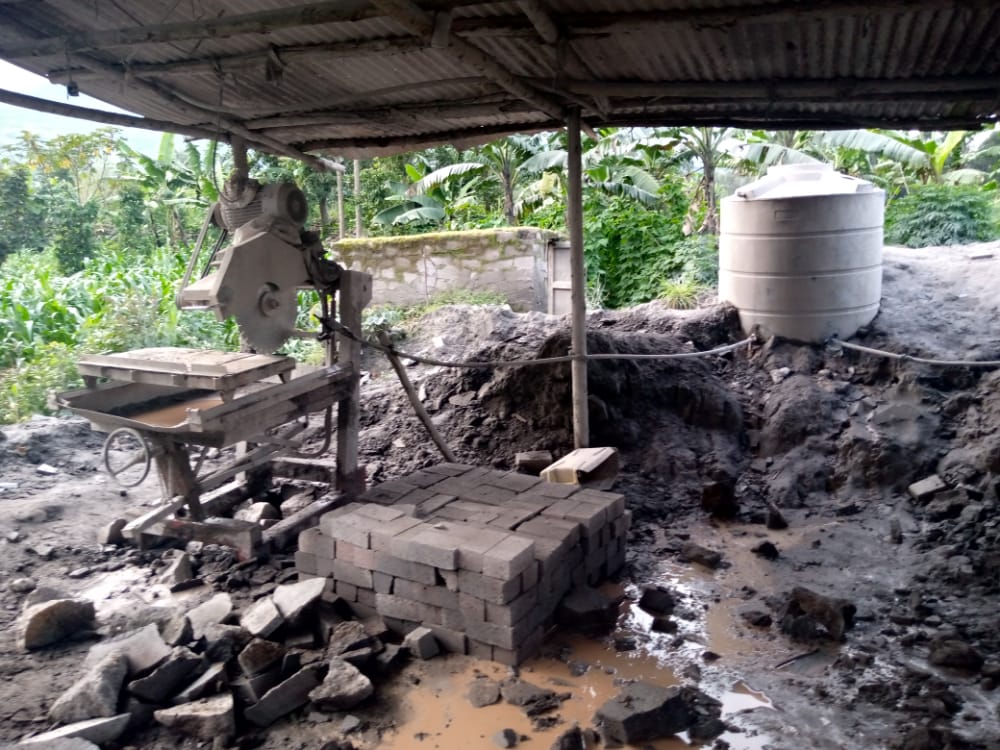 Burera: Hari abaturage babangamiwe n'uruganda ruconga amapave, barashyira mu majwi RSB kuba nyirabayazana