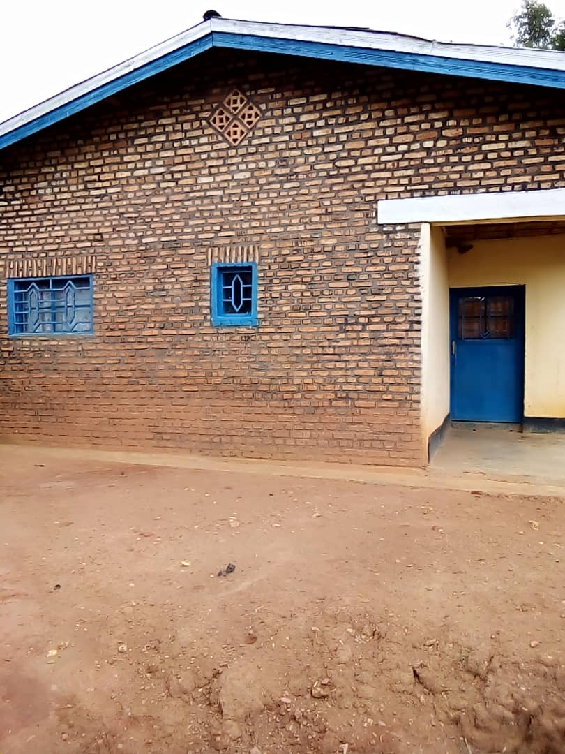 Rulindo: Umwalimu aratabaza nyuma yo kubarirwa inzu za miliyoni 16 ahanyuze umuhanda Base-Gicumbi akabura nimwe yishyurwa