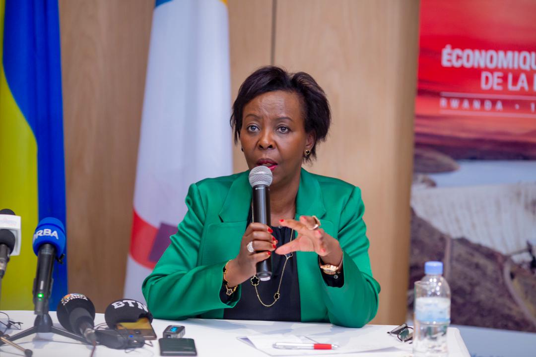 Mushikiwabo yahamagariye abikorera bo mu bihugu bya OIF kubyaza umusaruro amahirwe ari mu Rwanda