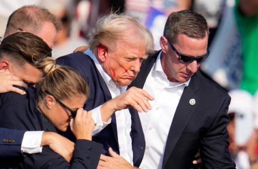 Trump yatangiye kuganira urwo yasimbutse