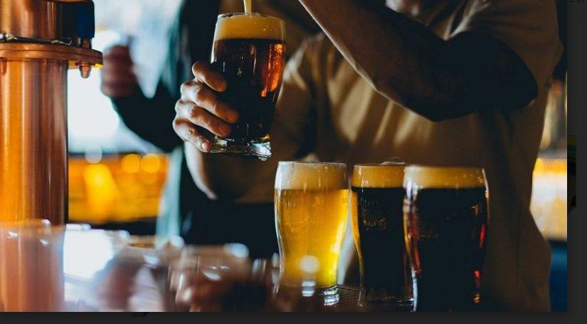 Covid-19: Nyagatare abagore n'abakobwa bakoraga mu tubari na Hoteli barasaba ubufasha, akarere nako kati“ Bashake indi mirimo bakora.”