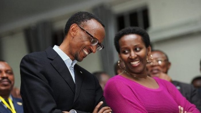 Perezida Kagame Paul yifurije abagore umunsi mukuru wabo