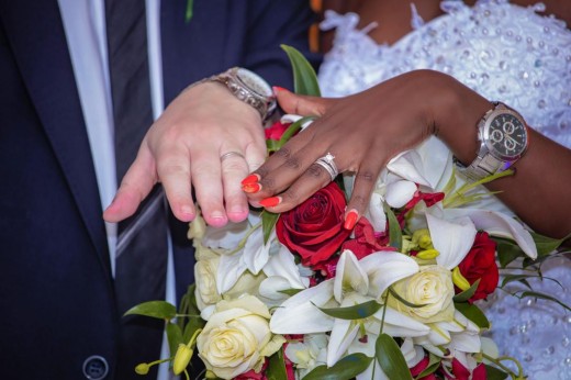 Gushyingirwa bizakorwa bite insengero zifunze, ba Meya bavuze uko bazabikurikirana