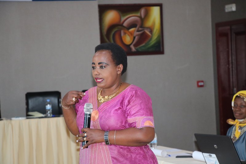 Abanyamakuru b'abagore, Mufite inshingano mu Gutora ndetse no gutorwa-Irambona Liberate