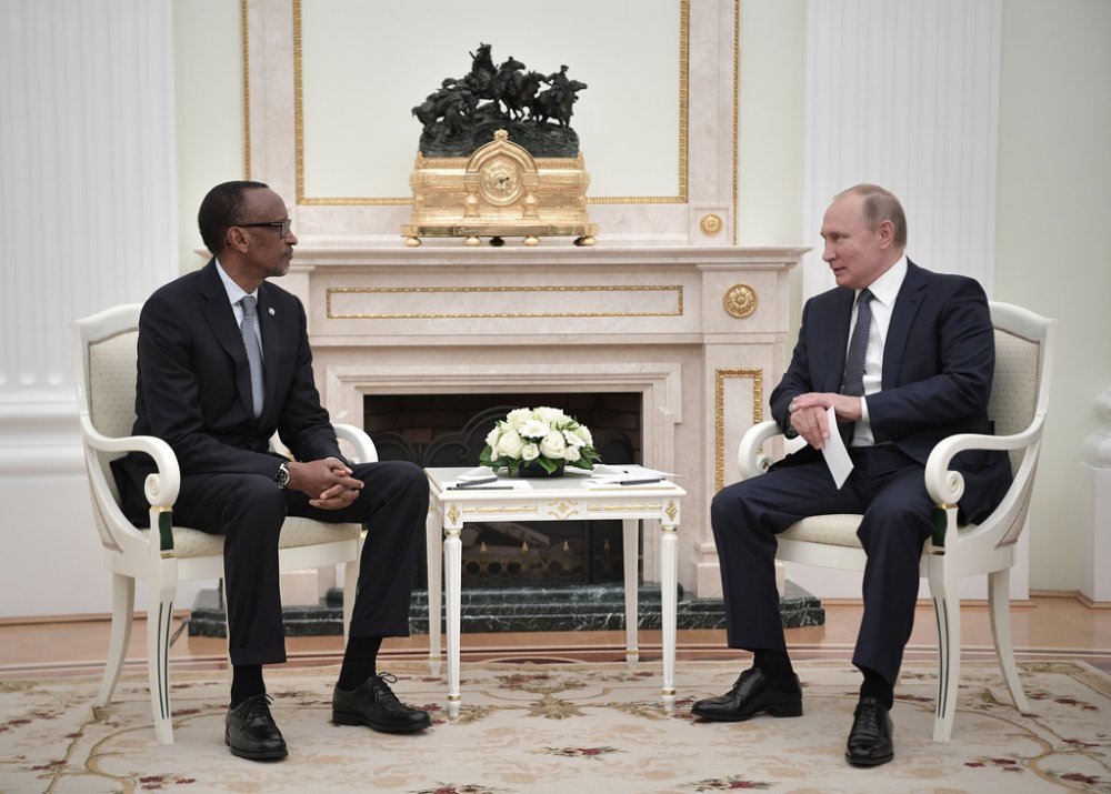 Perezida Kagame Na Putin Bagaragaje Inyota Yo Kongera Umubano w'Ibihugu byombi