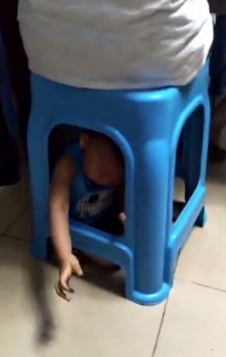 Ubushinwa:Umugore Mahjong, yashyize umwana munsi y'intere bibabaza benshi