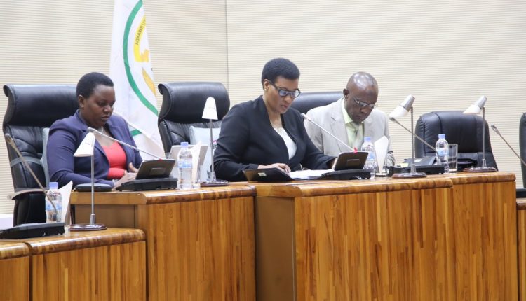 Abadepite Bemeje Itegeko Rishya Rihana Ingengabitekerezo Ya Jenoside 