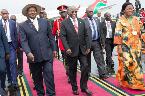 Museveni na Magufuli bemeranyije kubaka urugomero rw'amashanyarazi