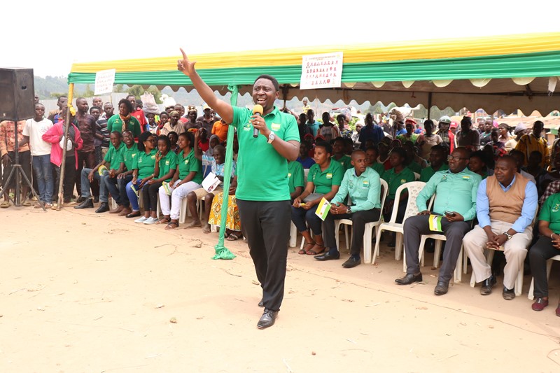Rurindo na Gicumbi abaturage bijejwe na Green Party guhinga ibyo bashaka aho guhinga ibyo Leta itegeka