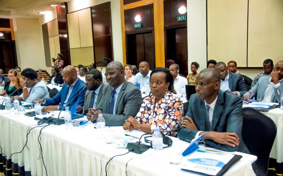 Minisitiri Dr.Gashumba arashimira abanyamakuru, bakora kinyamwuga