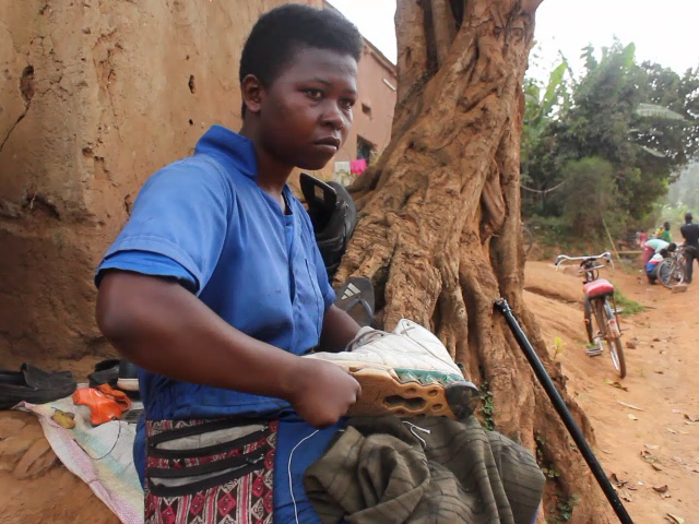 Rebecca kudoda inkweto byamurinze kwiyandarika.