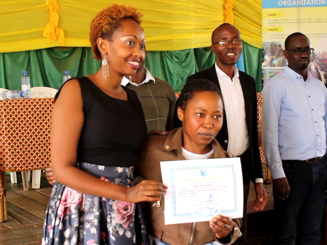 ABAKOBWA BAHUGUWE NA SAVE GENERATIONS ORGANIZATION BAHAWE IMPAMYABUMENYI MU KUDODA[AMAFOTO]