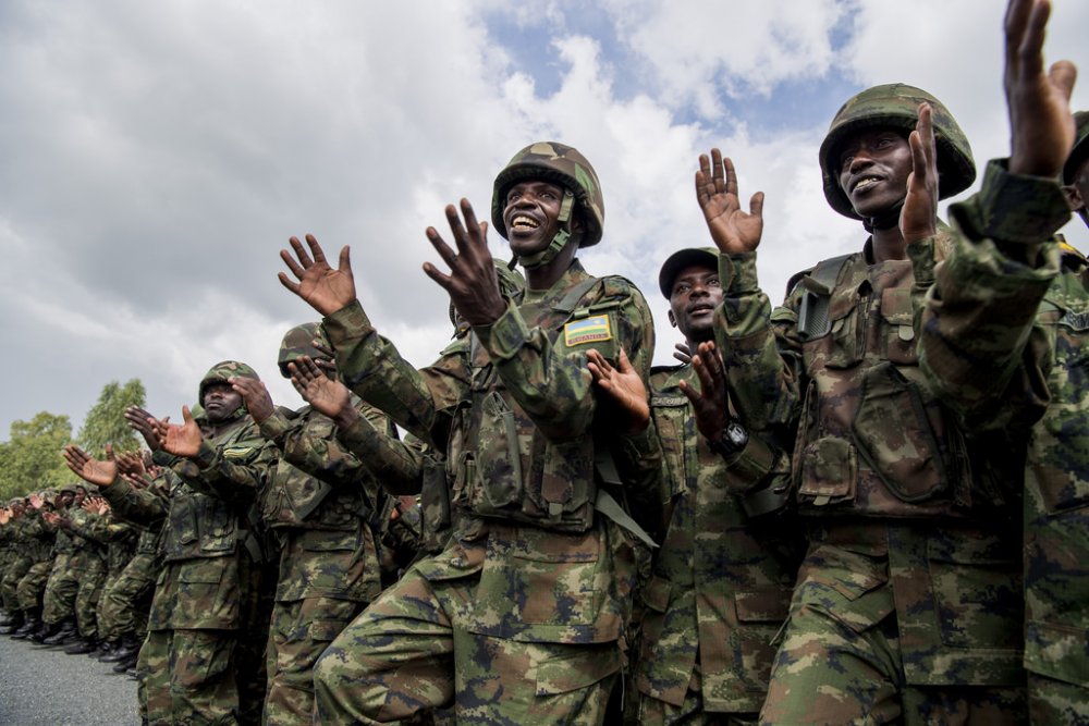 MINISITIRI SEZIBERA:NTA NGABO ZIYONGEREYE KU MUPAKA ARIKO U RWANDA RUFITE UBURENGANZIRA BWO KUZISHYIRA AHO RUSHAKA HOSE