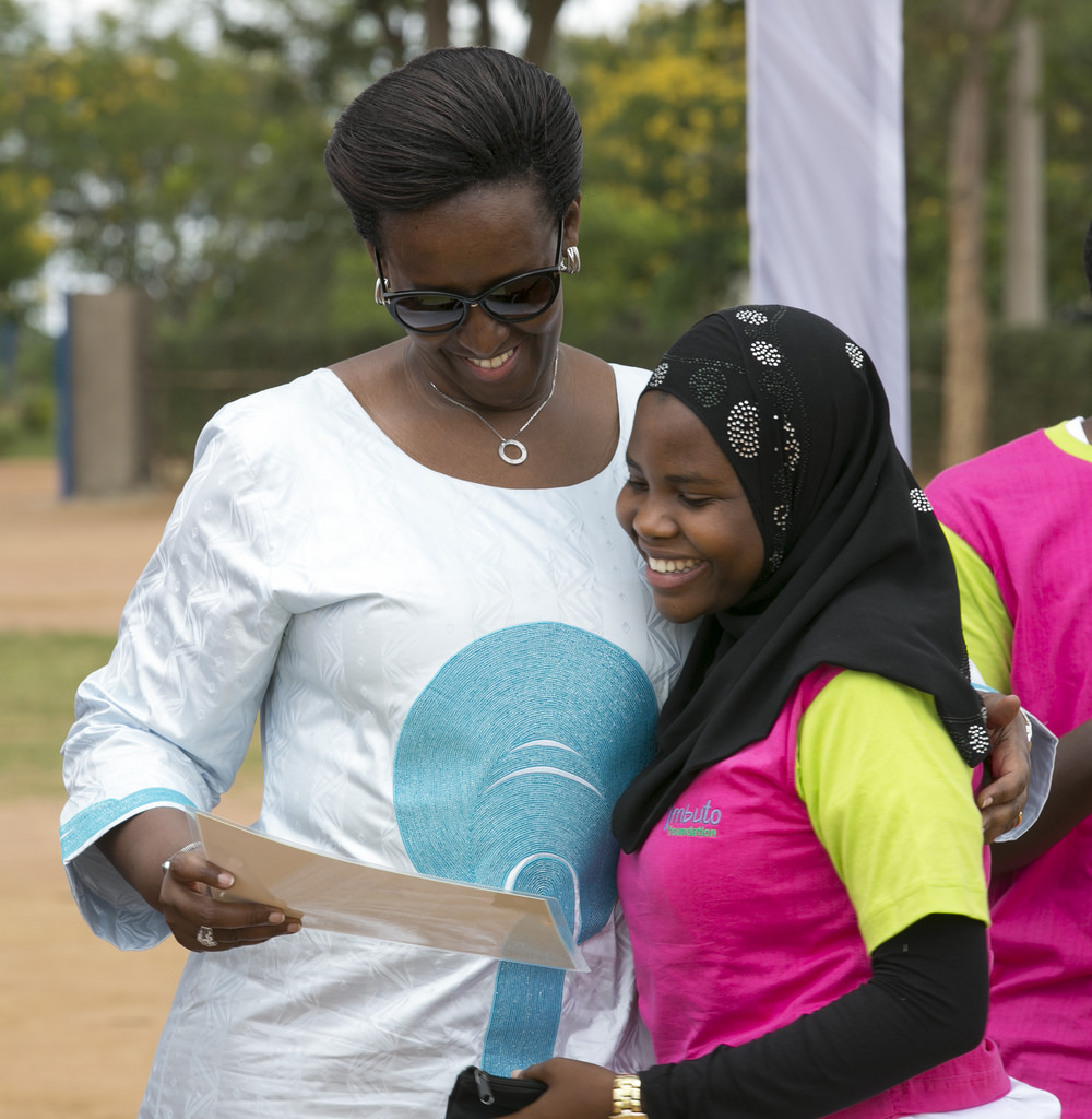 Uruhare ntagereranywa rwa Imbuto Foundation mu guteza imbere abagore mu Rwanda