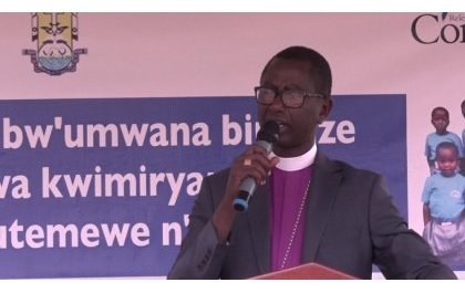 Ntabwo dukwiriye gupfa utuntu duto ngo twihutire gushaka gatanya- Musenyeri Gahima