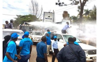 Uganda: Kizza Besigye yatawe muri yombi ashinjwa kutubaha amabwiriza ya Polisi