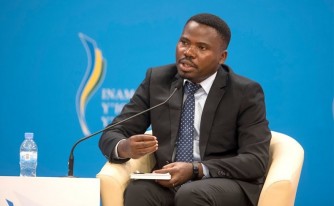 Isezerano Hon Bamporiki Edouard yahaye Perezida Kagame nyuma yo kumushyira muri Minisiteri y'Urubyiruko n'Umuco