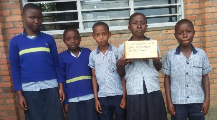 Yanditswe na Alice Umugiraneza. Abanyeshuri...