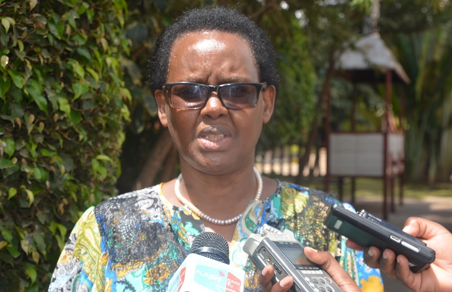 Kutubahiriza amategeko agenga abakozi ni kimwe mu bihombya Leta