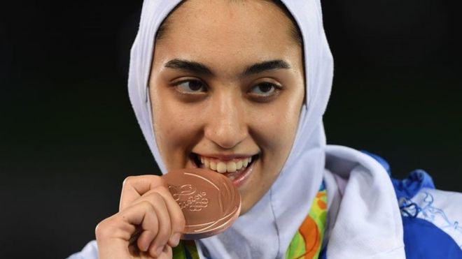 Kimia Alizadeh: Umukinnyi wa Taekwondo wa Iran ufite umudari olempike yatorotse