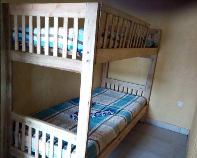 Ruhango: Abangavu bishimira icyumba cy'umukobwa bahawe na GIKURIRO cyabafasha mw' isuku igihe cy'imihango