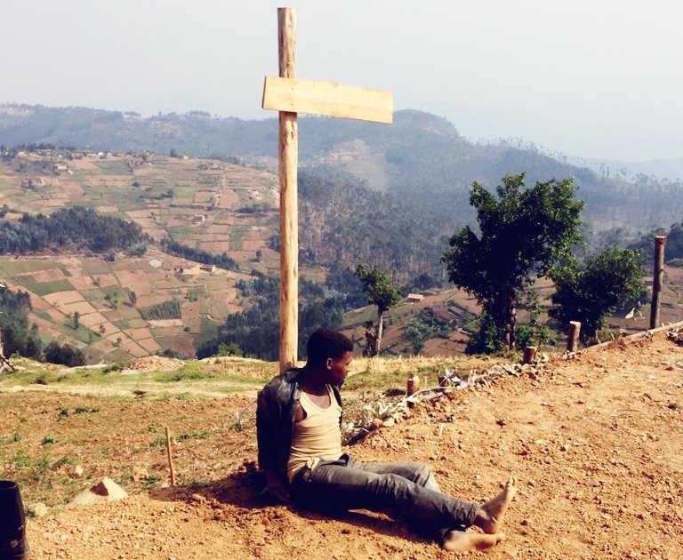 Ba bagabo babohewe ku musaraba n'Umushinwa bavuga ko batarabona ubutabera