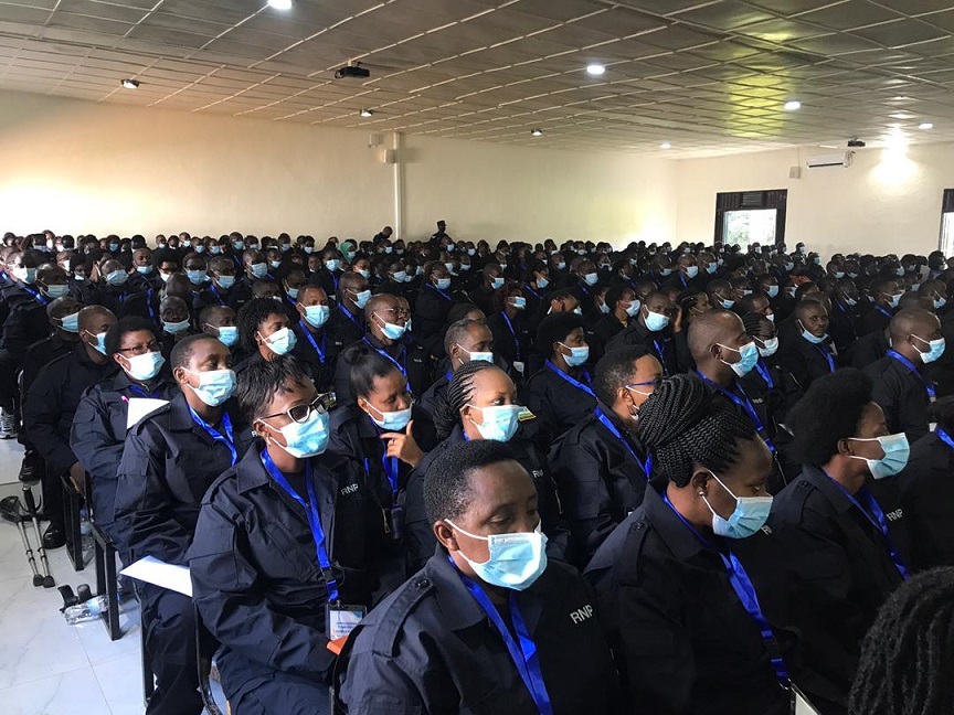 Ba njyanama b'uturere na Nyobozi batowe bahuriye mu mwiherero i Gishari