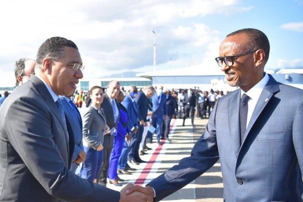 Perezida Kagame yageze Kingston muri Jamaica 