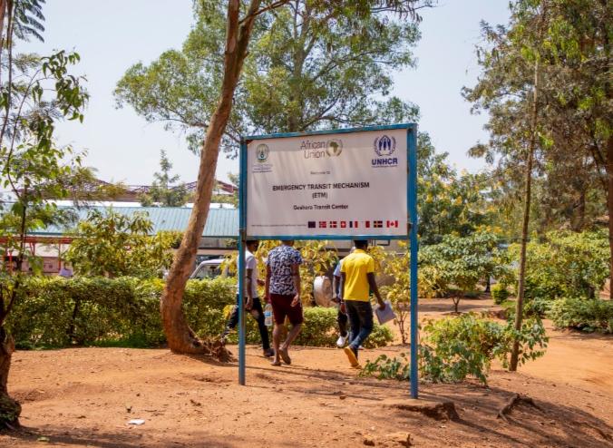 BUGESERA: Umunyarwandakazi wabyaranye n'impunzi aratabaza