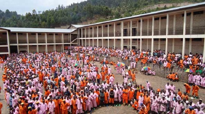 Inama y'abaminisitiri yemeje ifungurwa ry'abarenga 1800