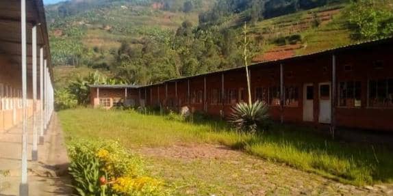 Gakenke: Haribazwa amaherezo y'inyubako z'ishuri ryahoze ryitwa "Collège Nkunduburezi" rimaze imyaka 5 rifunzwe 