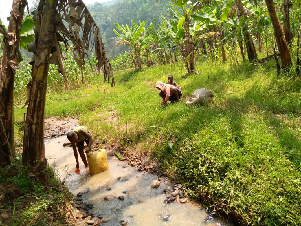 Gakenke-Rusasa: Hari abaturage bamaze amezi arenga abiri bavoma ibiroha