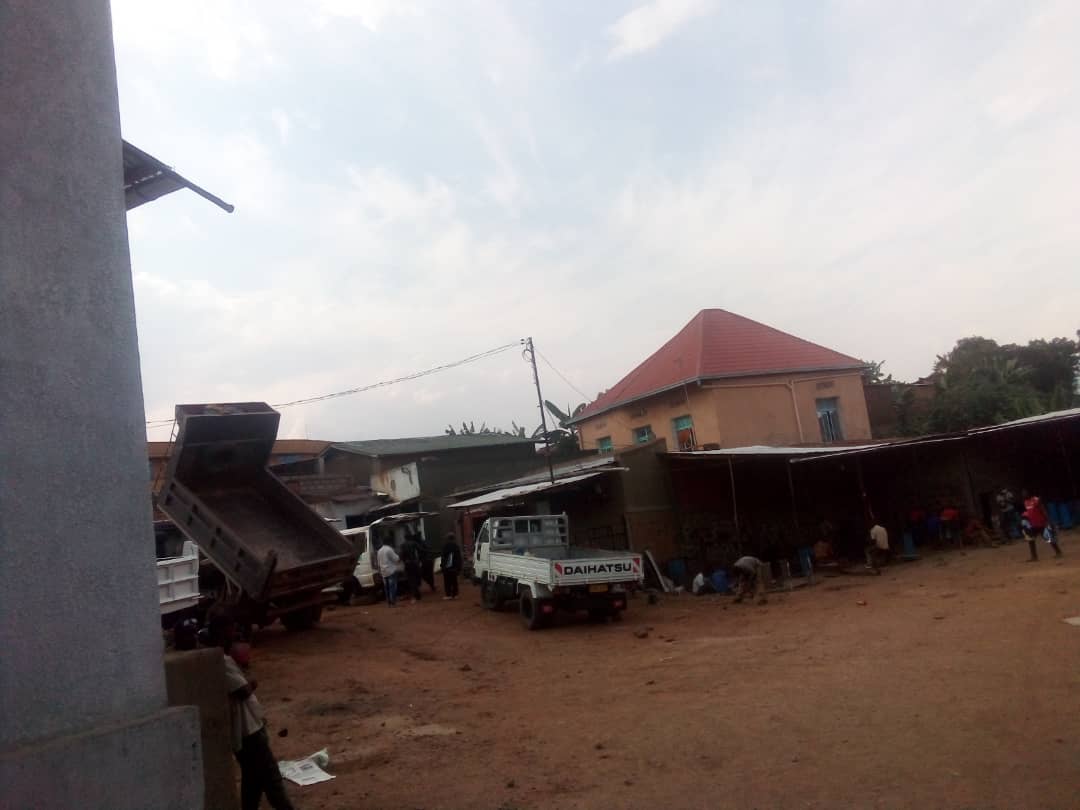 Musanze: Abaturage babangamiwe n'amagaraje akorera hagati mu ngo