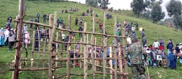 Ngorerero: Kubaka ingombe bigiye gufasha aborozi kurinda inyana zaribwaga n'inyamanswa