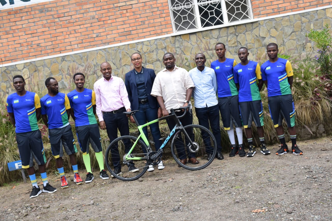 Tour du Rwanda 2022: Abakinnyi b'Ikipe y'igihugu bashyikirijwe amagare mashya agezweho
