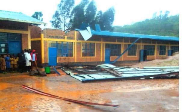 Amajyaruguru: Imvura idasanzwe yangije ibikorwa remezo birimo amashuri