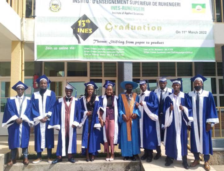 Musanze: Abanyeshuri 872 basoje amasomo muri Ines-Ruhengeri basabwe guhanga imirimo bakoresheje ubumenyi bahawe