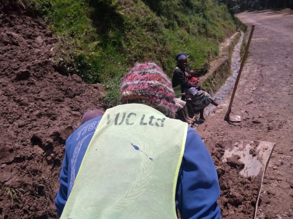 NYABIHU: Abakorera Vision Up Company Ltd bararira ayo kwarika nyuma y'amezi 4 badahembwa