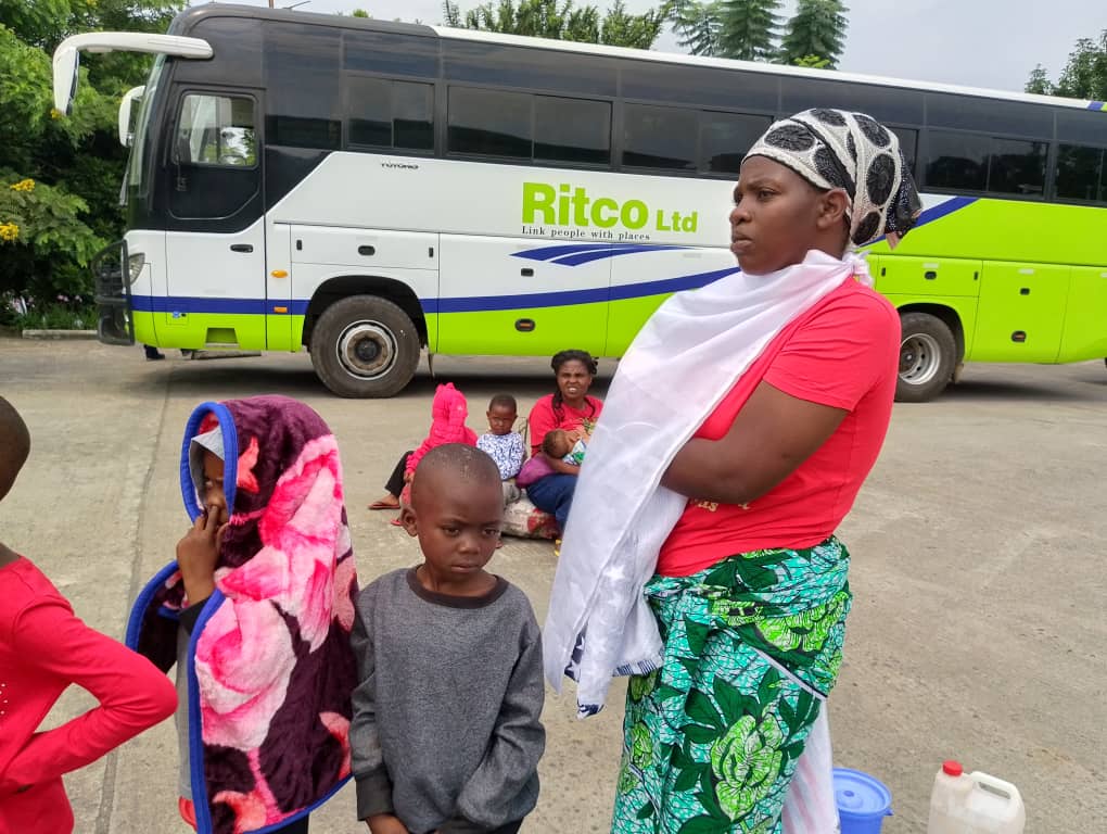 Muvuye mu mashyamba, mugiye mu mashanyarazi, Mayor Mulindwa, abwira abatahutse bava muri DRC