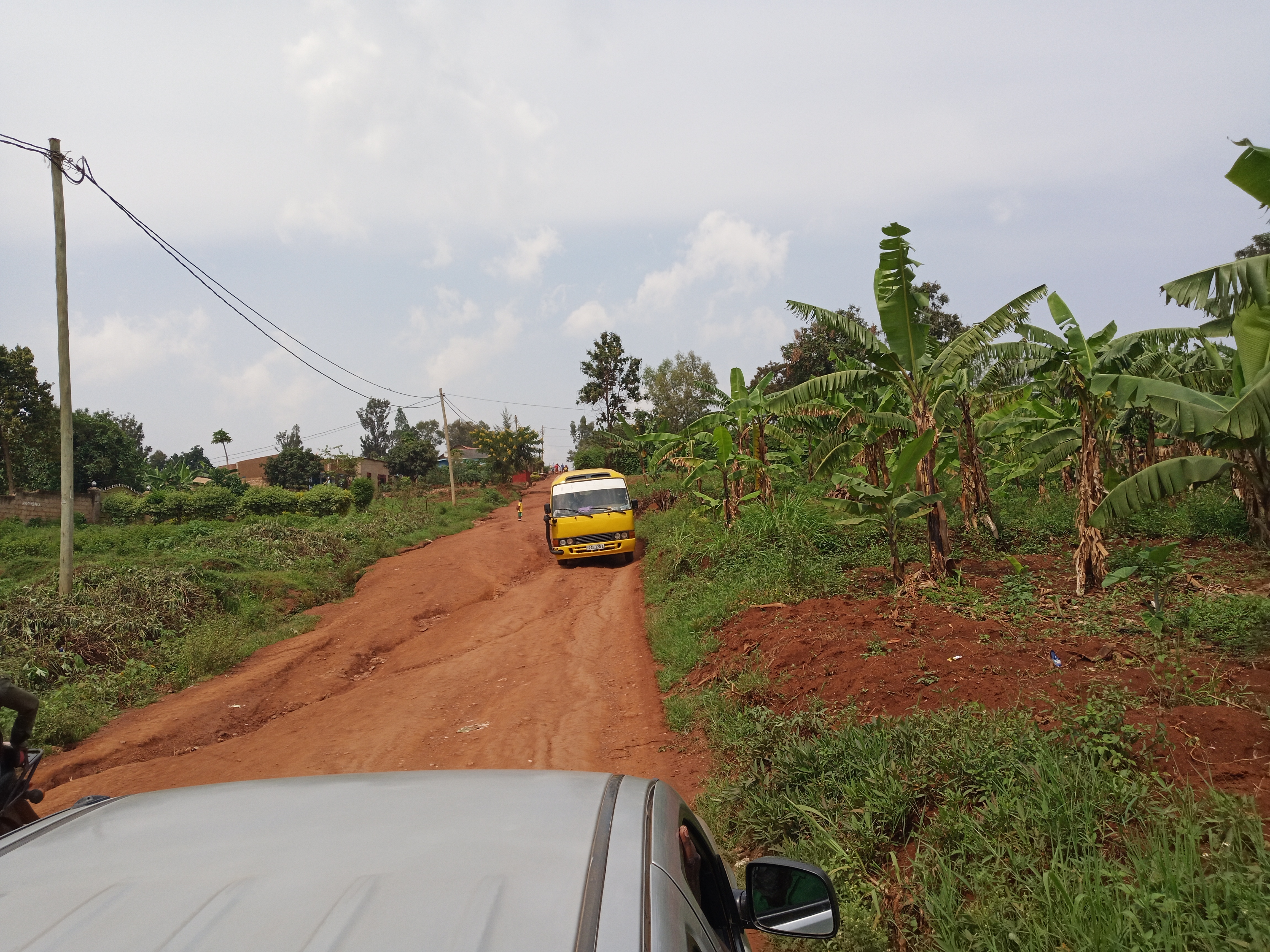 Abakoresha umuhanda Karembure bayobewe igihe uzakorerwa