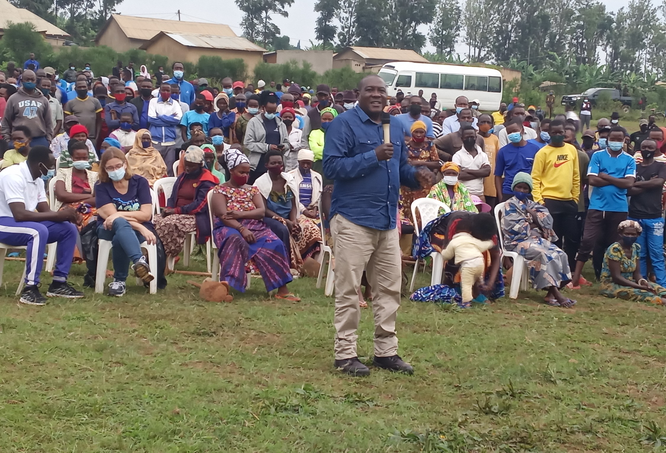 Gatabazi yasabye Meya Mutabazi gushaka uburyo ahageze amazi atazongera kuhabura