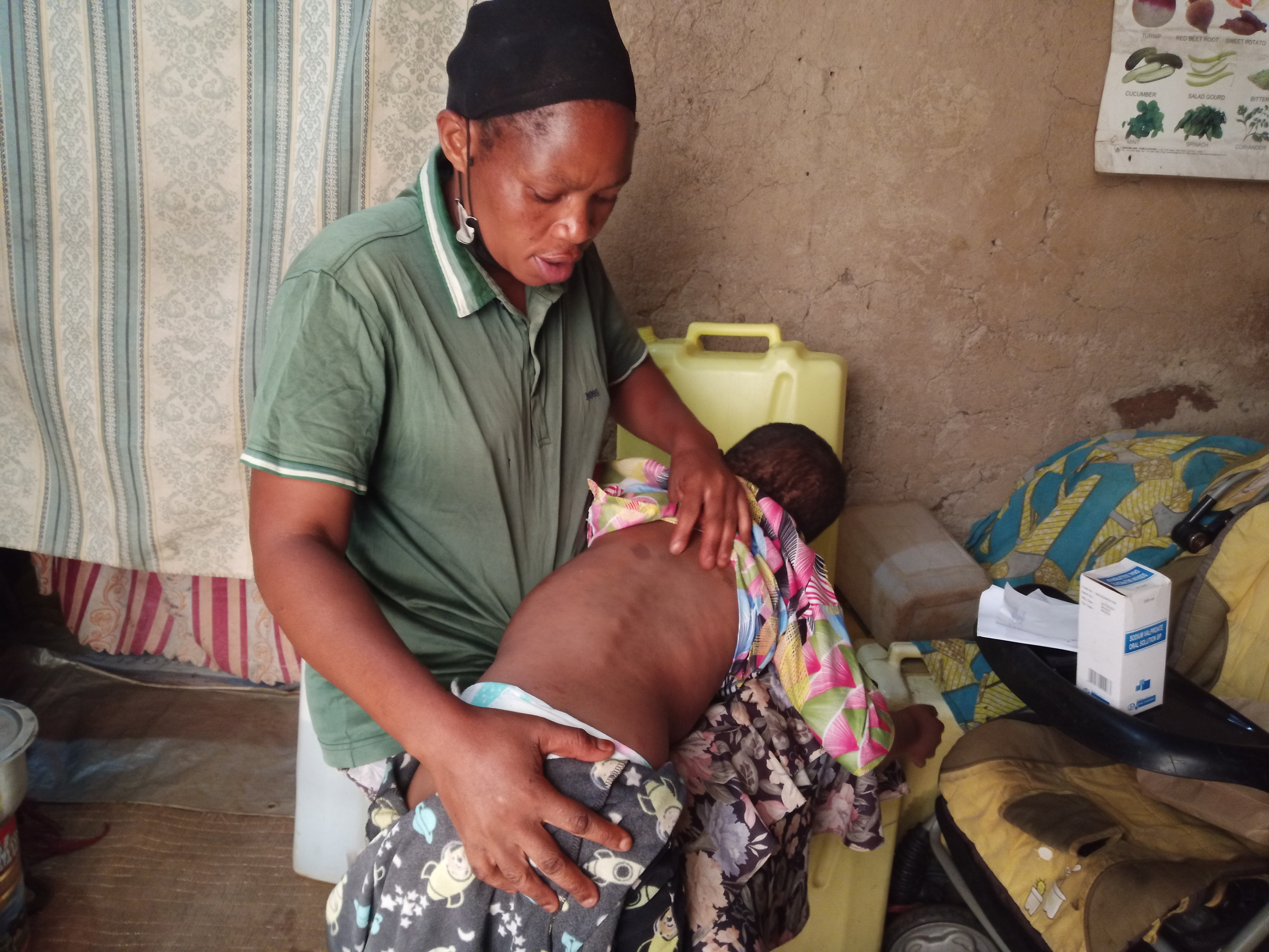 Kigali: Ubuzima bugoye Ikirezi abayemo nyuma yo kubyara umwana ufite ubumuga umugabo agahita amuta