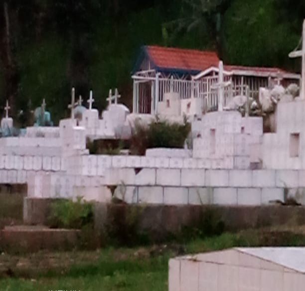 Musanze:Abafite ababo bashyinguye mu irimbi rya Bukinanyana babangamiwe n'abaza kwiba ibikoresho byo ku mva 