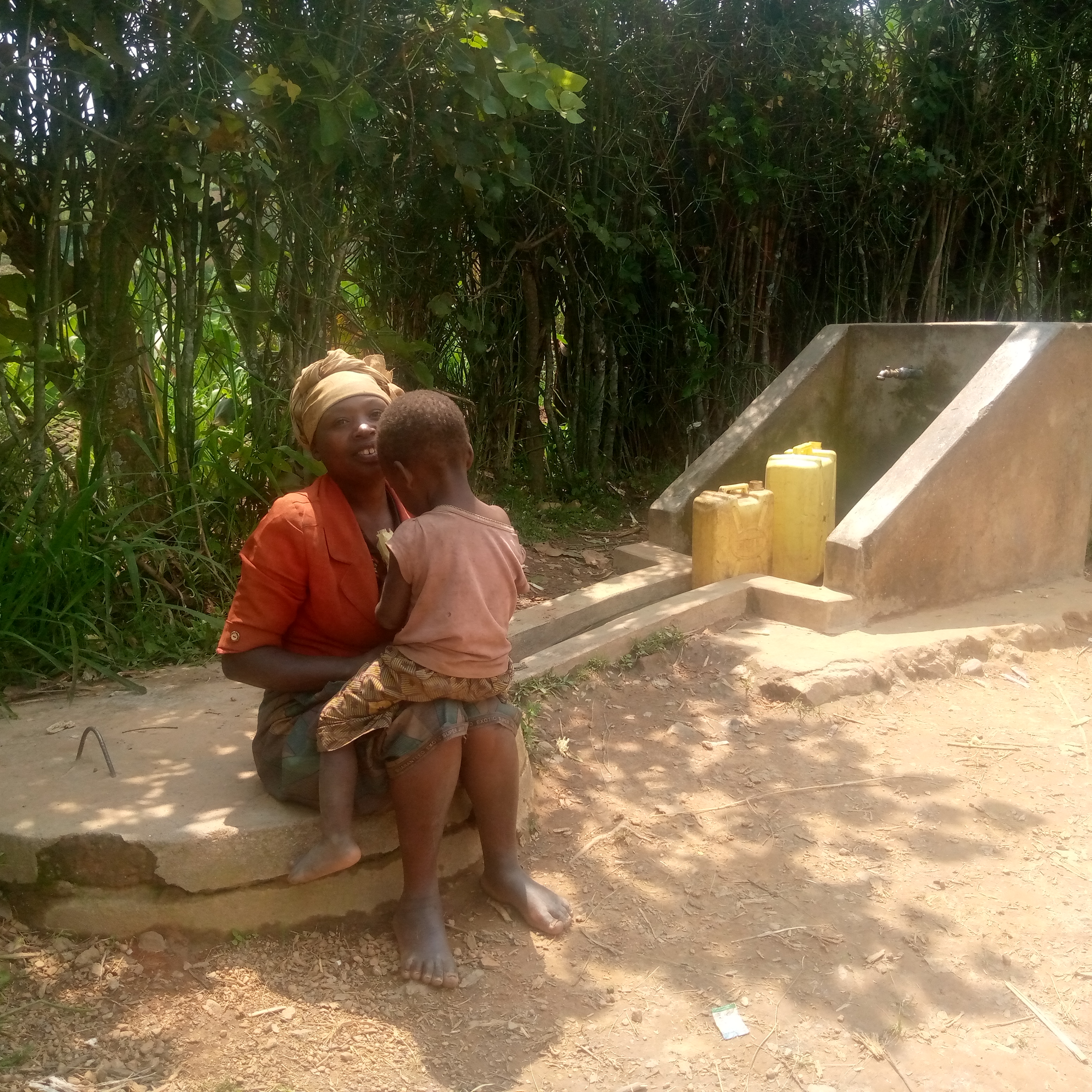 Gakenke: Hari abaturage basubiye ku birohwa