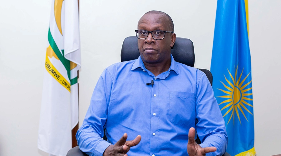 Minisitiri Dr Bizimana yagaragaye ari umwe mu batangabuhamya mu rubanza rwa BUCYIBARUTA