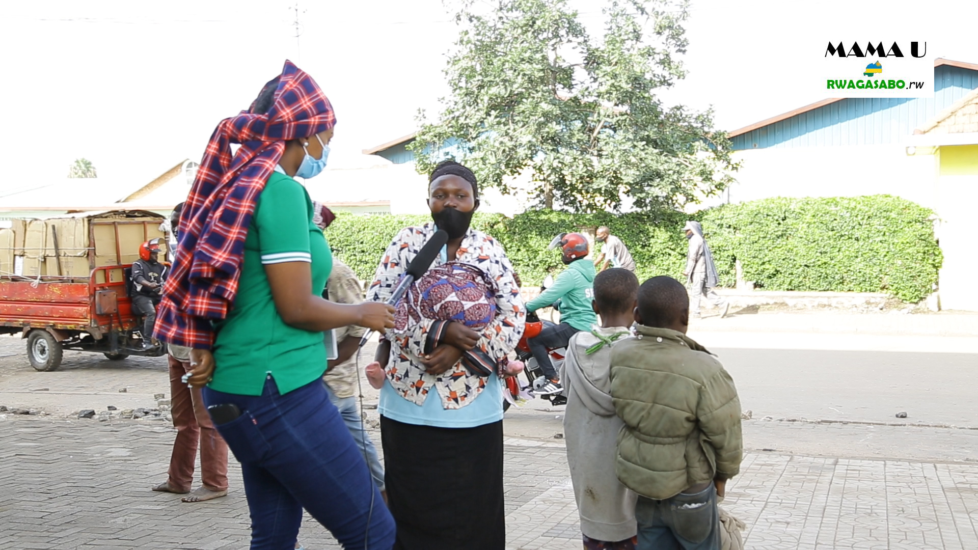 Rubavu: Nyiramatama urara ku muhanda n'abana be aratabaza buri wese kuko bagiye kwicwa n'inzara