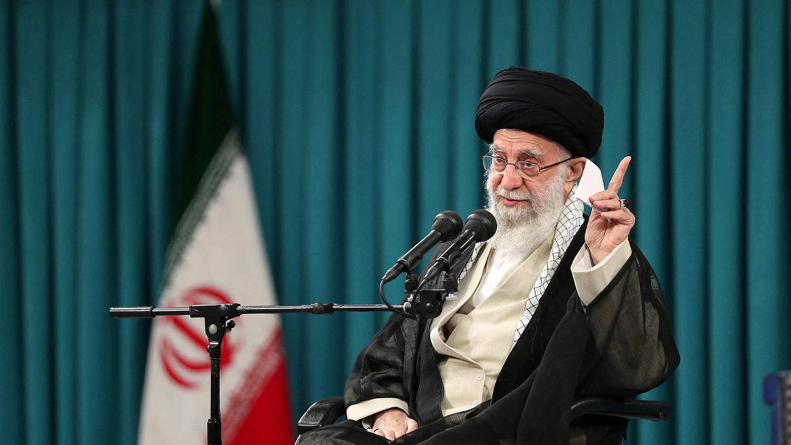 Kuki hatabaho guhinduka kw'ubutegetsi muri Iran: Donald Trump yatanze umuburo