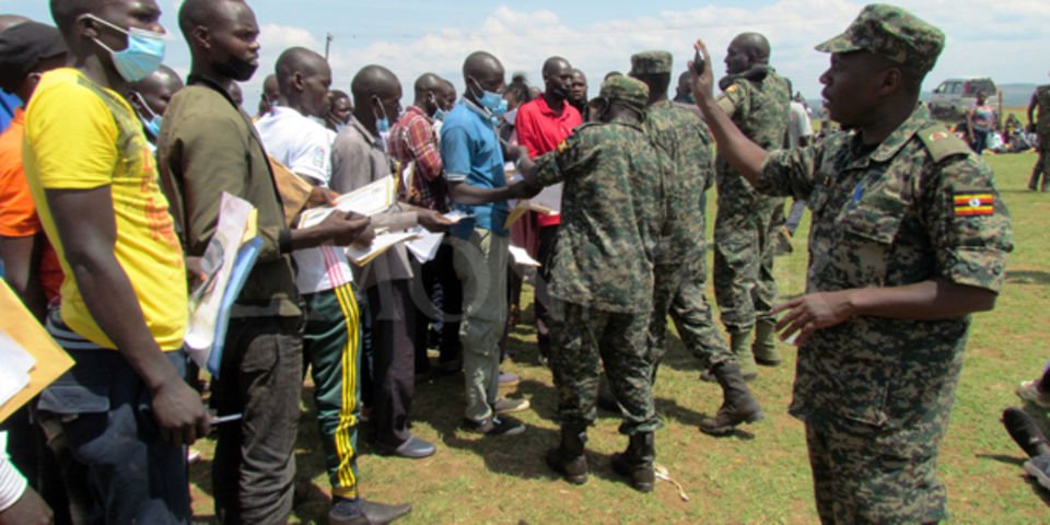 UPDF yataye muri yombi abantu 20 bashakaga kwinjira mu gisirikare n'ibyangombwa bihimbano