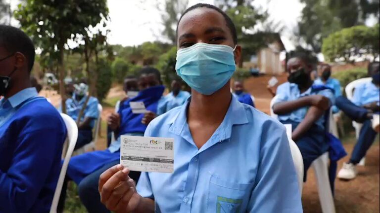 Ingimbi n'abangavu barenga miliyoni 1.3 bamaze guhabwa inkingo za COVID-19