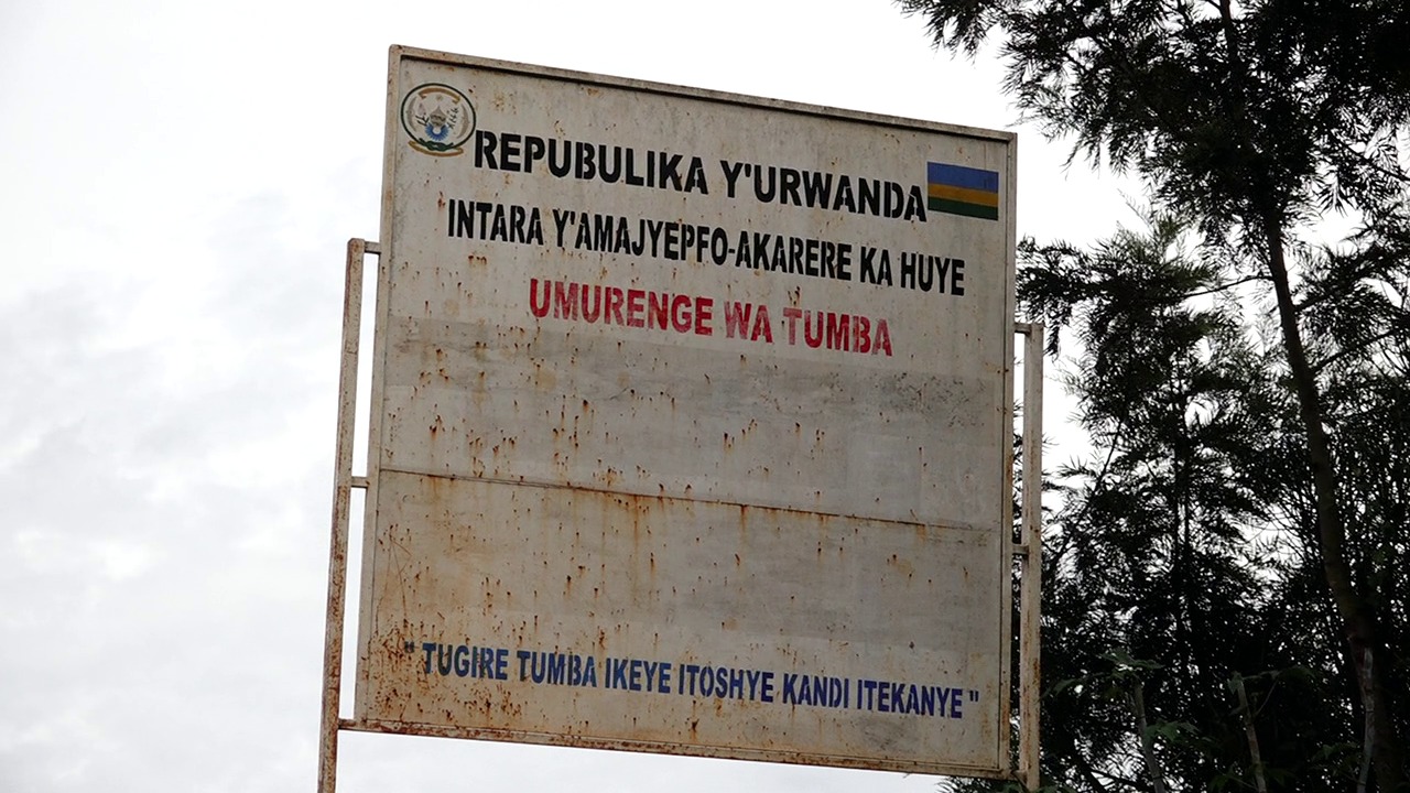 Huye: Abaturage bajujubijwe n'urugo rw'abaturanyi rubakubita.